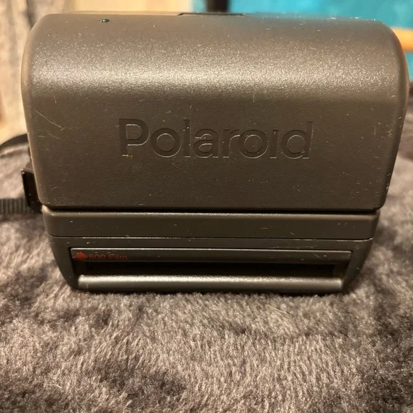 📸 Vintage Polaroid OneStep 600 Instant Camera Retro 80s w/ 7 Photos Left in Film - Picture 9 of 9